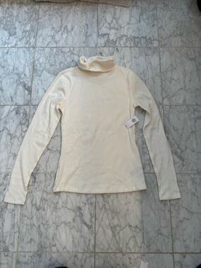Old Navy Cream Ribbed Plush Tee